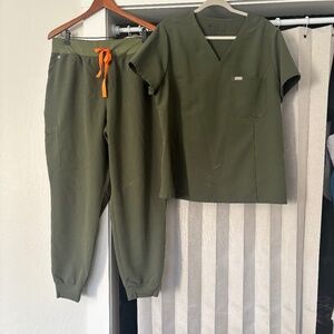 Women’s Figs 2xl color moss